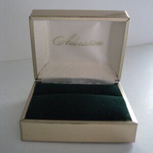 Metal VTG Adoration Ring Presentation Box Dk Green Velvet White Satin